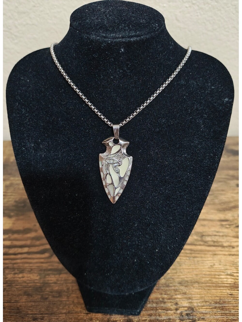 Southwestern Style Silver Tone Arrowhead Mosaic Inlay Pendant Necklace